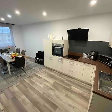 Apartment City Sued- 5 Zimmer_15 Personen _ Komplett_Eingerichtet